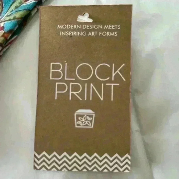 Handmade 100% Cotton Block Printed Napkins in Festive Floral Print Set/4 18”x18” - Picture 3 of 4